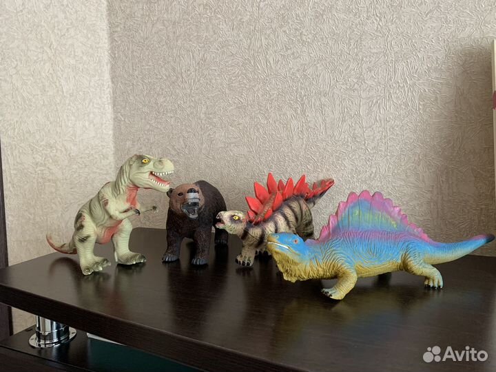 Игрушка динозавр большой