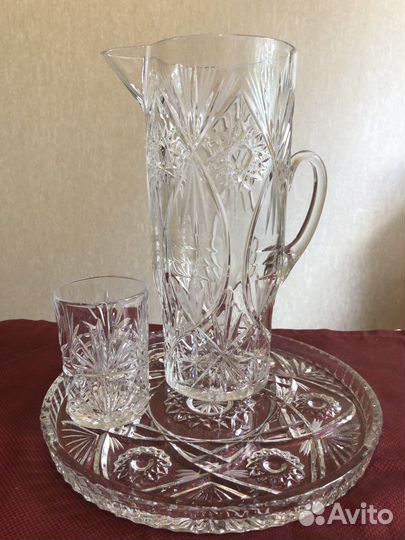 Хрустальный кувшин с подносом и стаканом