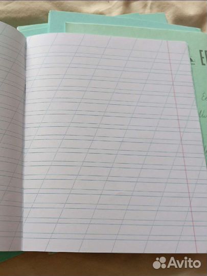Тетрадь в косую линейку