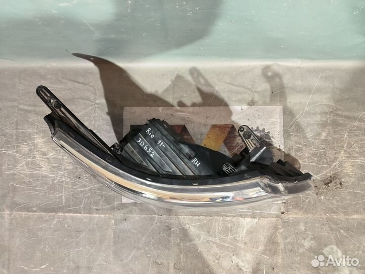 Кия Рио 2010- Фара правая 30652