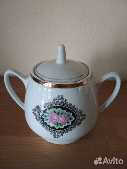 Чайник заварочный,сахарница,сливочник