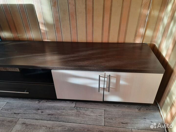 Тумба под телевизор