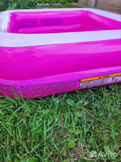 Надувной бассейн