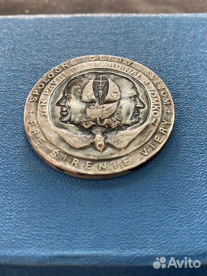 Медаль Иоан Павел II и Кардинал J. Tomko