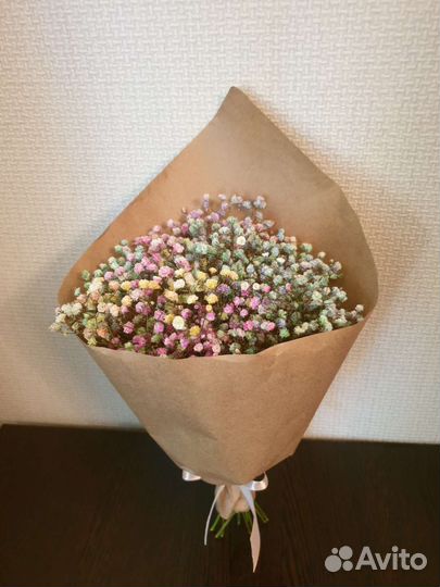 Букет из гипсофилы в крафте