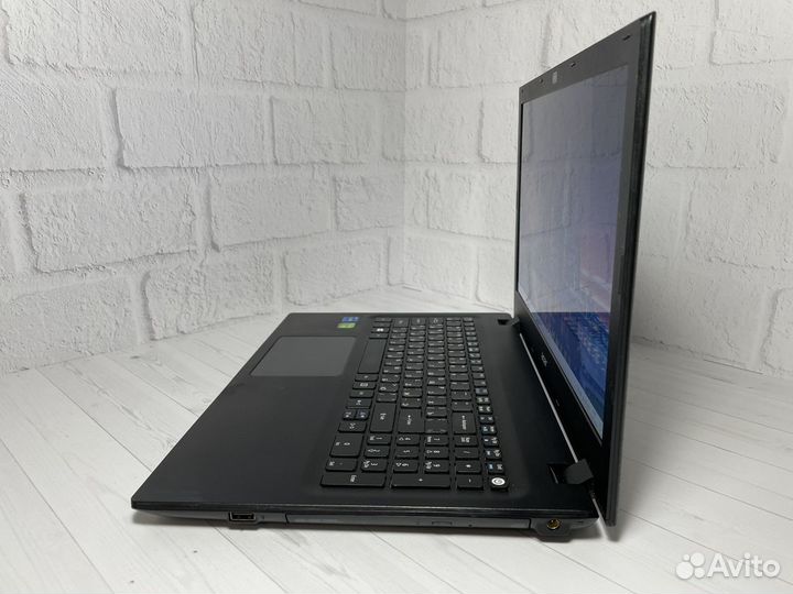 Игровой ноутбук Acer i5-6200/8gb/2видеокарты/SSD