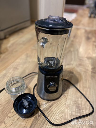 Блендер Redmond