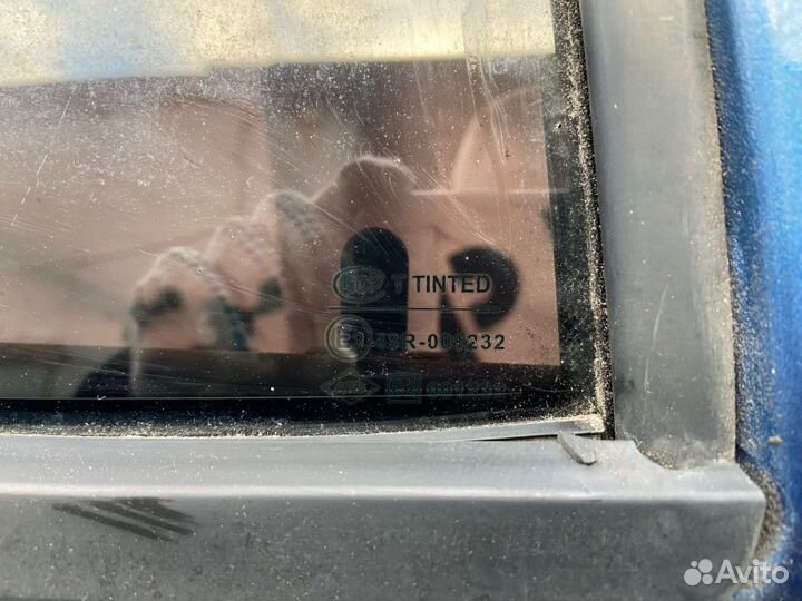 Стекло двери задней право renault Logan