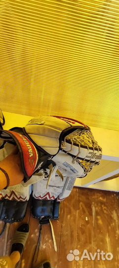 Вратарские щитки и руки vaughn