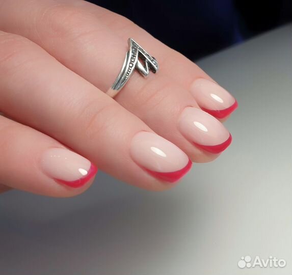 Мастер маникюра и педикюра