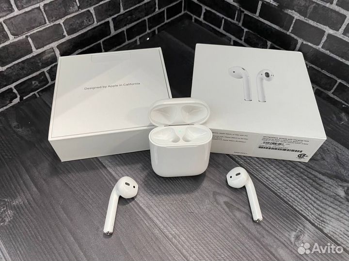 Беспроводные наушники Apple AirPods 2 с зарядным ф