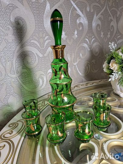 Графин с рамками