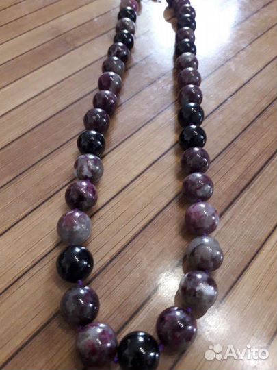 Бусы, натуральные камни