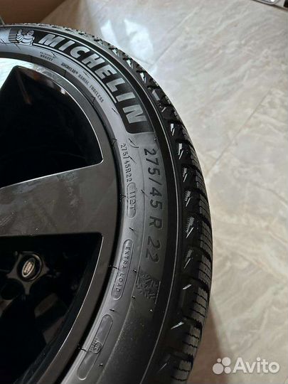 R22 Michelin X-Ice Snow SUV 275/45, PCD 5x120 DIA 72.6