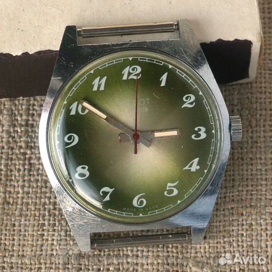 Часы Полет 2608 СССР зеленый циферблат 1980е
