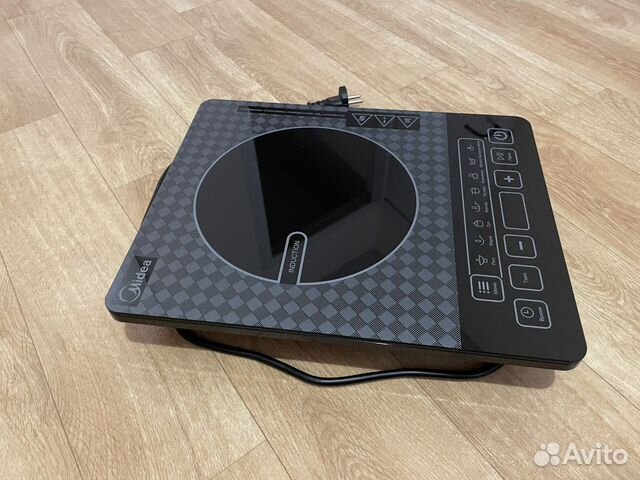 Индукционная портативная плитка Midea