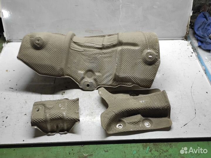 Отражатель глушителя комплект Лада Ларгус Кросс