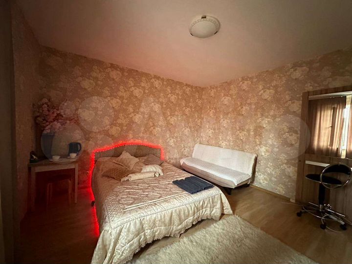 Комната 9 м² в 4-к., 2/25 эт.