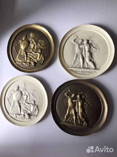 Коллекция настенных плакеток работы графа Ф. Толст