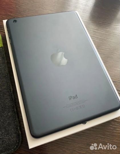 iPad mini черного цвета