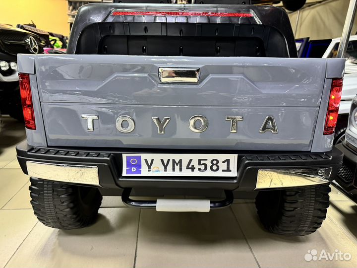 Детский электромобиль Toyata Tundra 4x4