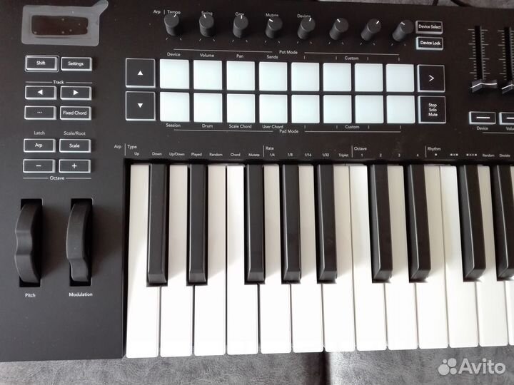 Novation Launchkey 49 MK3 Новая