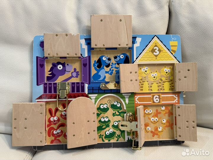 Доска с замками и защелками Melissa & Doug