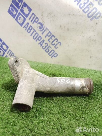 Фланец системы охлаждения Kia Spectra седан 1.6