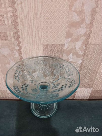 Ваза на ножке купаросное стекло. кдо 1. Винтаж