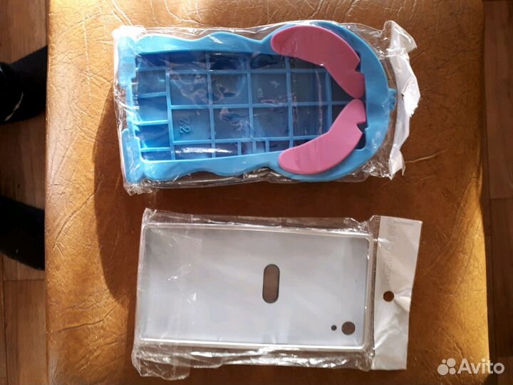 Чехлы на телефоны