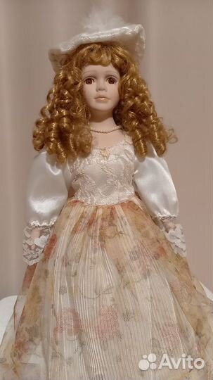 Кукла фарфоровая большая