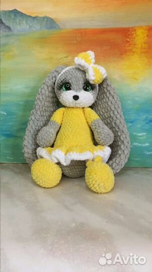 Вязаная игрушка зайка в наличии