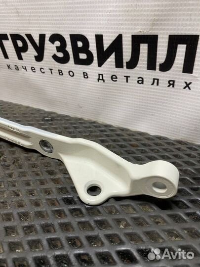 Петля капота левая Volvo FH4 82320176