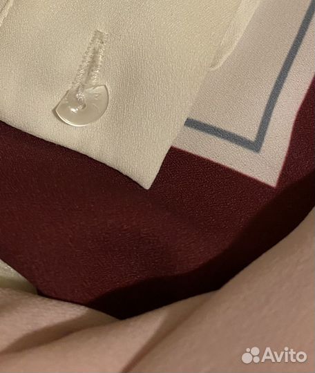 Женскаю одежда рубашка и юбка