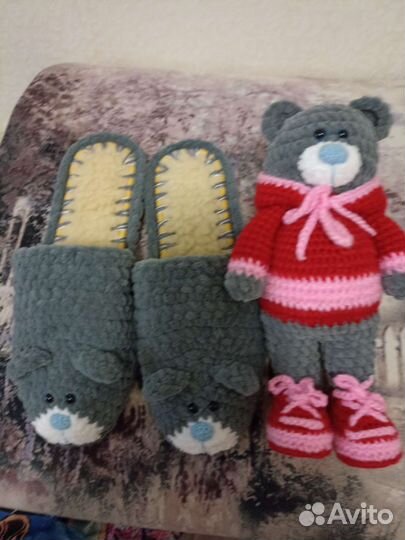 Вязаные тапочки и игрушки