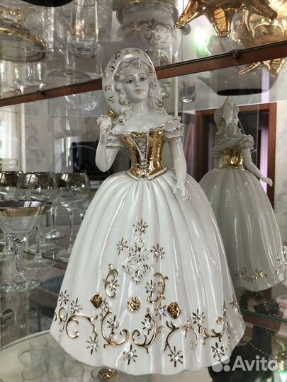 Фарфоровые статуэтки