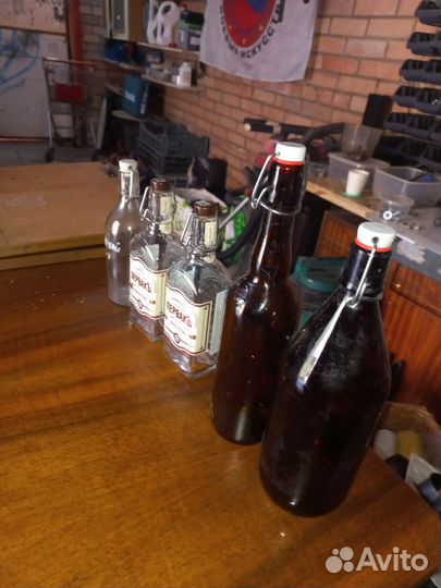 Бутылка с бугельной пробкой