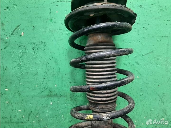 Стойка амортизатора передняя правая Hyundai Getz