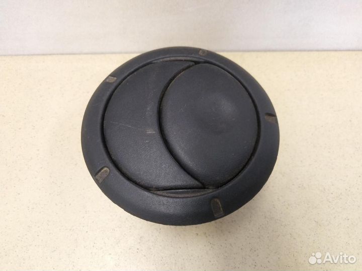 Дефлектор воздушный Logan 2005-2014