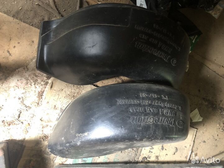 Продам капот от нивы и подкрылки