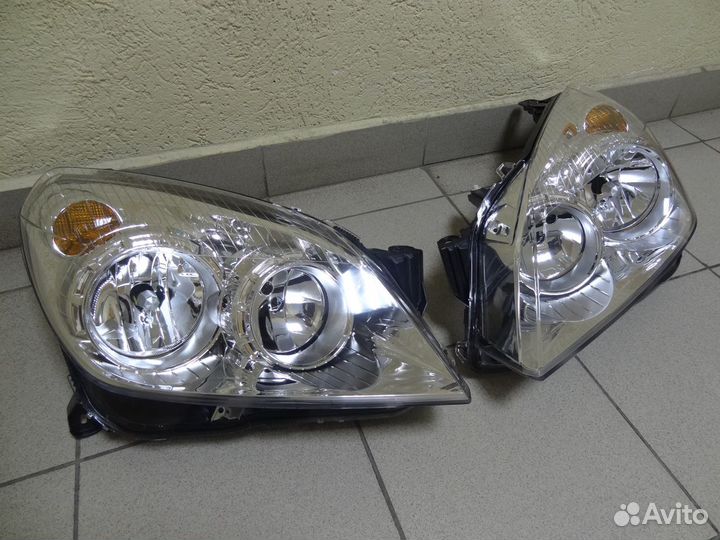 Фара передняя левая правая Opel Astra-H