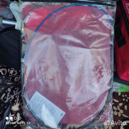 Трос ручного тормоза Skoda Fabia