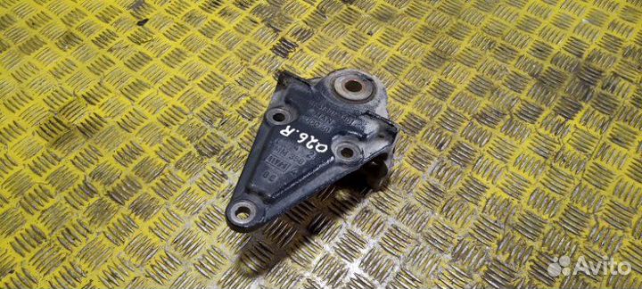 Кронштейн крепления передней рессоры правый Man