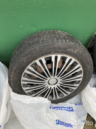 R17 Nokian Tyres Hakkapeliitta 8 215/55, PCD 5x114.3 DIA 67.1