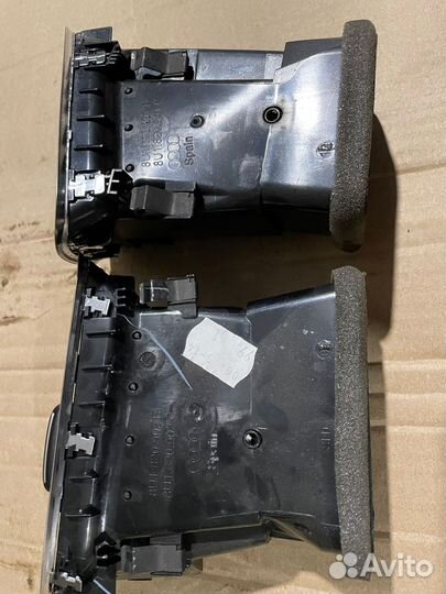 Дефлектор и кнопка аварийной сигнализации Audi Q3