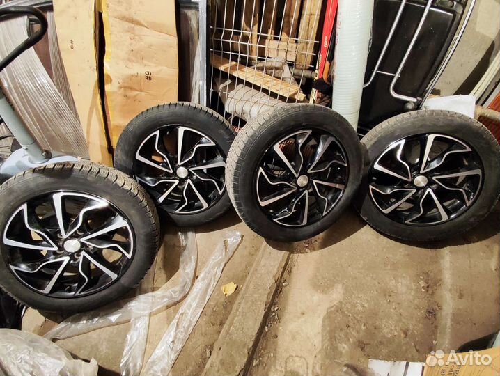 Колеса в сборе (4 шт) 215/55R17 Nokian Nordman RS