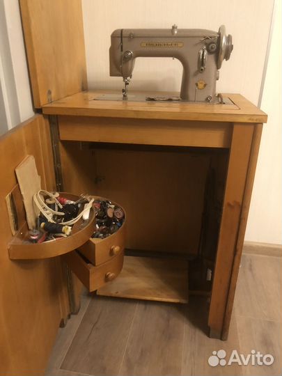 Швейная машинка Подольск с тумбой
