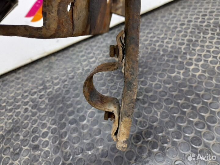 Кронштейн заднего фонаря правый камаз 5490