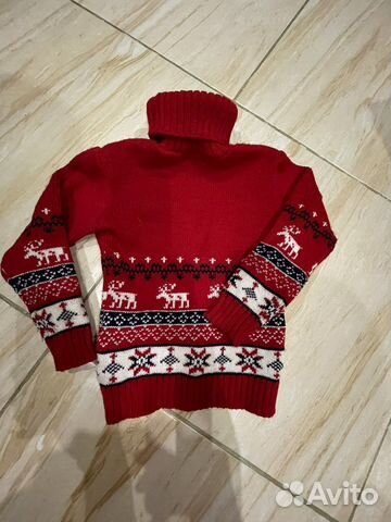 Свитер с оленями