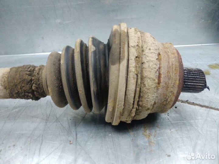 Полуось передняя правая Audi 80/90 B4 1992-1995